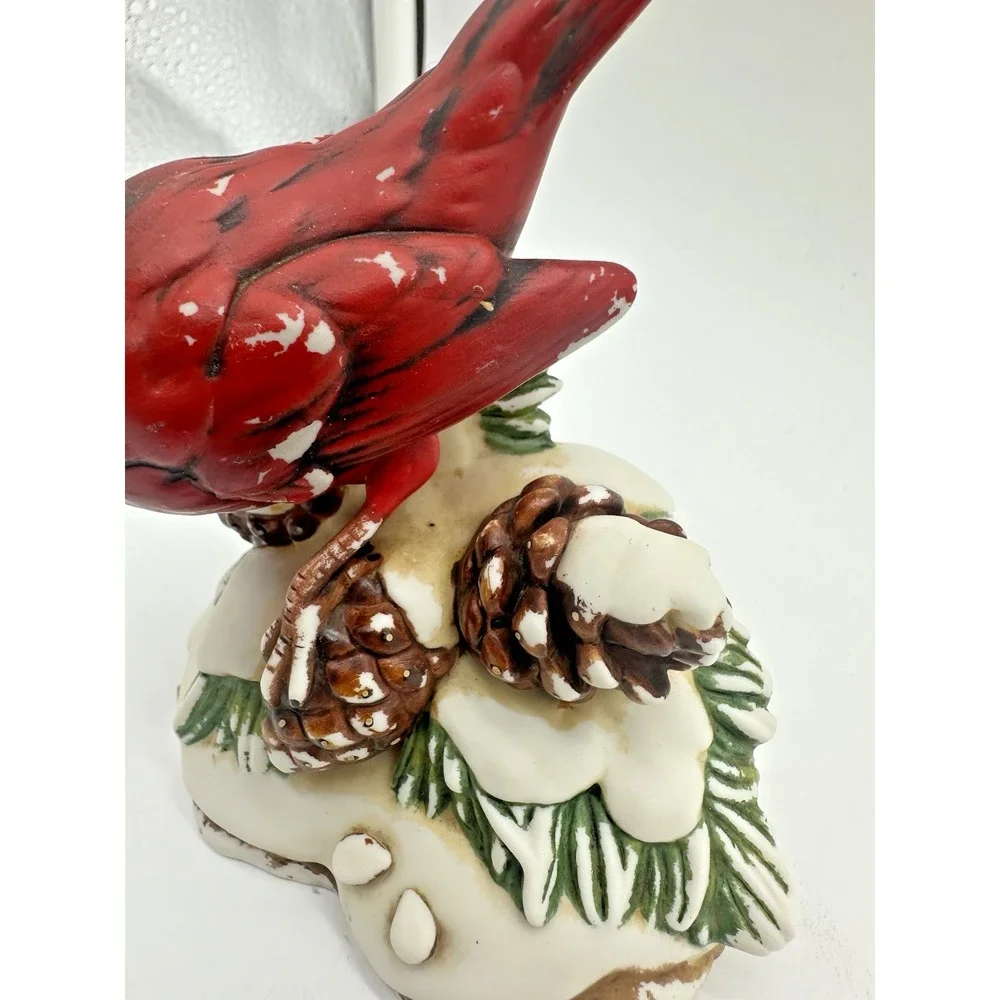 Classic Treasures Porcelain‎ Red Cardinal Bird Figurine Winter Snow Pine Cone 5